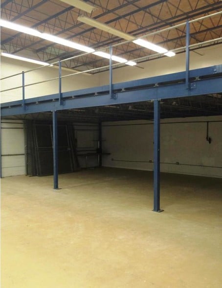 More Photos Of 5181 N 113th Ave, Clearwater Manufacturing For Sale
