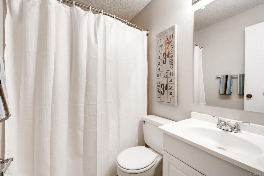 More Photos Of 2805-2901 S Locust St, Denver Apartments For Sale