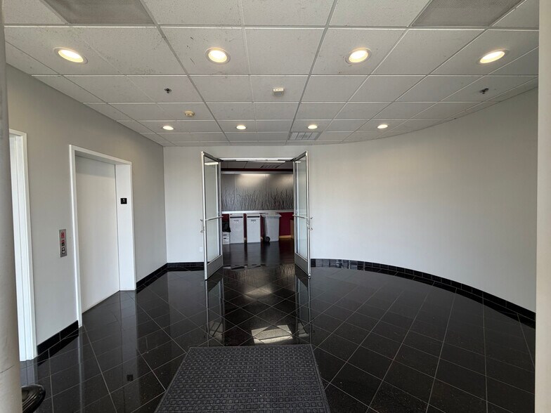 More Photos Of 3415 Brookside Rd, Stockton Office For Sale