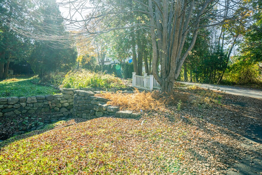 More Photos Of 73 Elm St, Camden Office For Sale