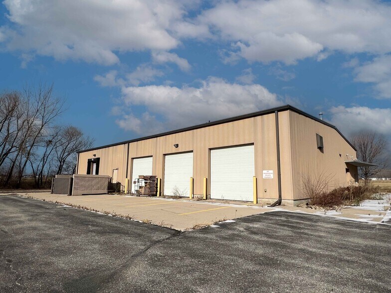 More Photos Of 422 Performance Dr, Cedar Falls Industrial For Sale