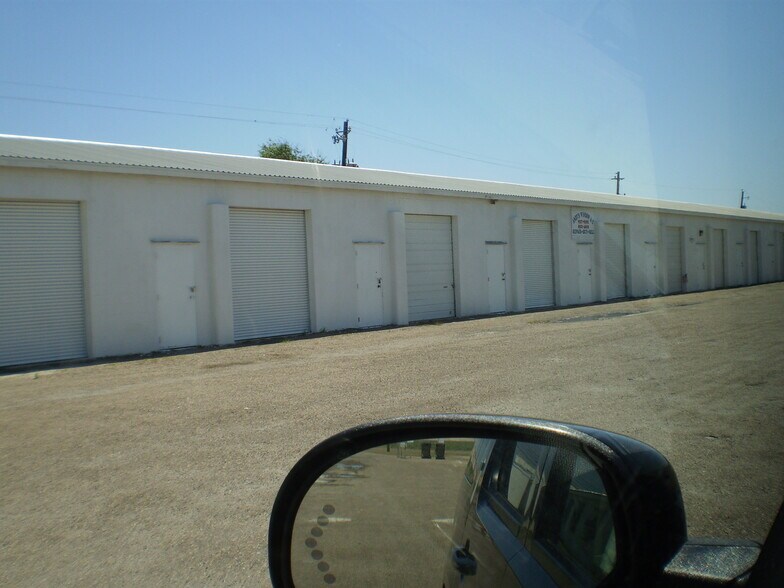 More Photos Of 5566 Ayers St, Corpus Christi Manufacturing For Sale