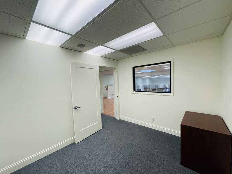 More Photos Of 1925 Francisco Blvd E, San Rafael Light Manufacturing For Lease