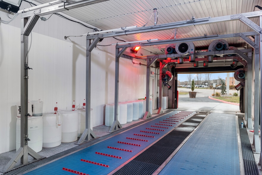 More Photos Of 10592 W State St, Boise Carwash For Sale