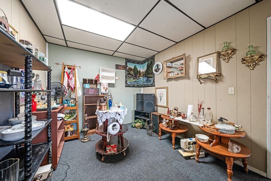 More Photos Of 111 N 3rd St, Ozark General Retail For Sale