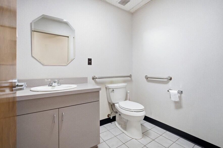 More Photos Of 877 Stewart Ave, Garden City Medical For Sale