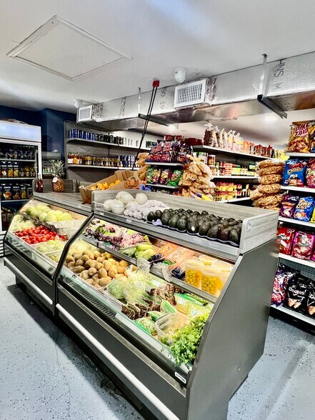 More Photos Of 6101 Symmes Rd, Gibsonton Restaurant For Sale