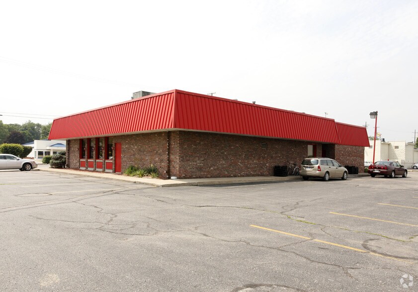 More Photos Of 1000 Dexter St, Milan Restaurant For Sale
