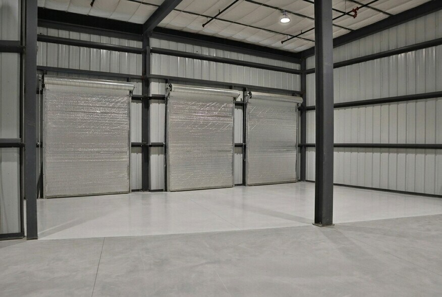 More Photos Of 251 Price Rd, Lexington Warehouse For Lease