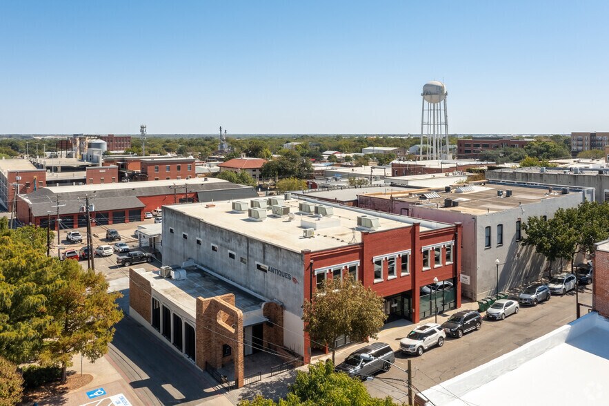 More Photos Of 210 N Tennessee St, McKinney Loft Creative Space For Lease