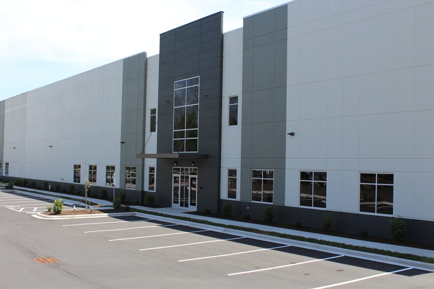 More Photos Of 63 Welcome St, Brevard Manufacturing For Lease