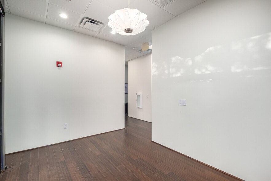More Photos Of 8165 E Indian Bend Rd, Scottsdale Medical For Lease