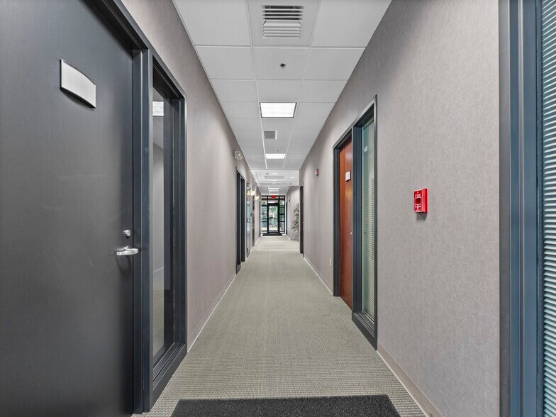 More Photos Of 174 Clarkson Rd, Ballwin Office For Sale