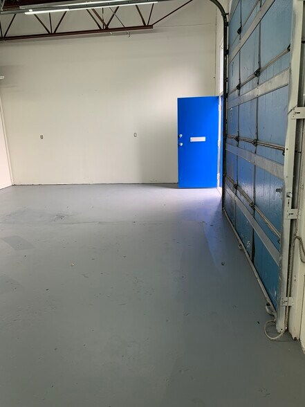 More Photos Of 3120 Beacon St, Colorado Springs Warehouse For Lease