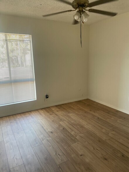 More Photos Of 2420 Eric Way, Bakersfield Multifamily For Sale