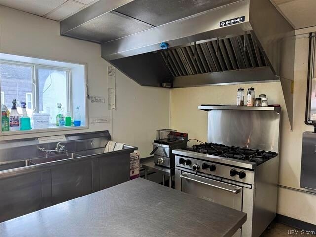 More Photos Of 3963 W Maple Ridge 37th Rd, Rock Service Station For Sale