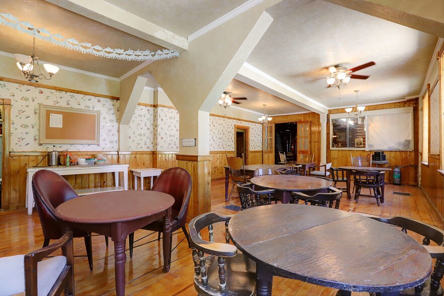 More Photos Of 212 Main St, Sierra City Hotel For Sale