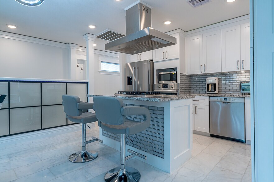 More Photos Of 1801 Rosenberg St, Galveston Apartments For Sale