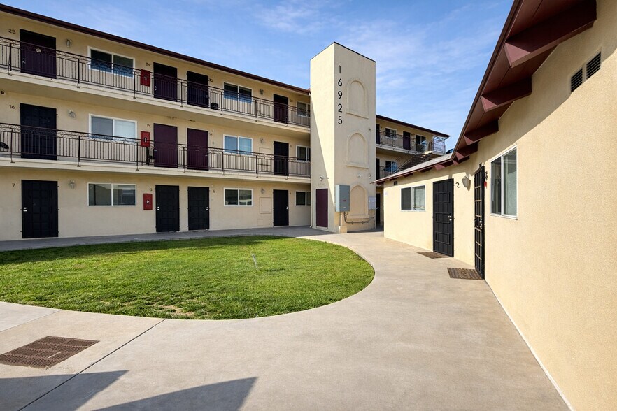 More Photos Of 16925 Prairie Ave, Torrance Apartments For Sale