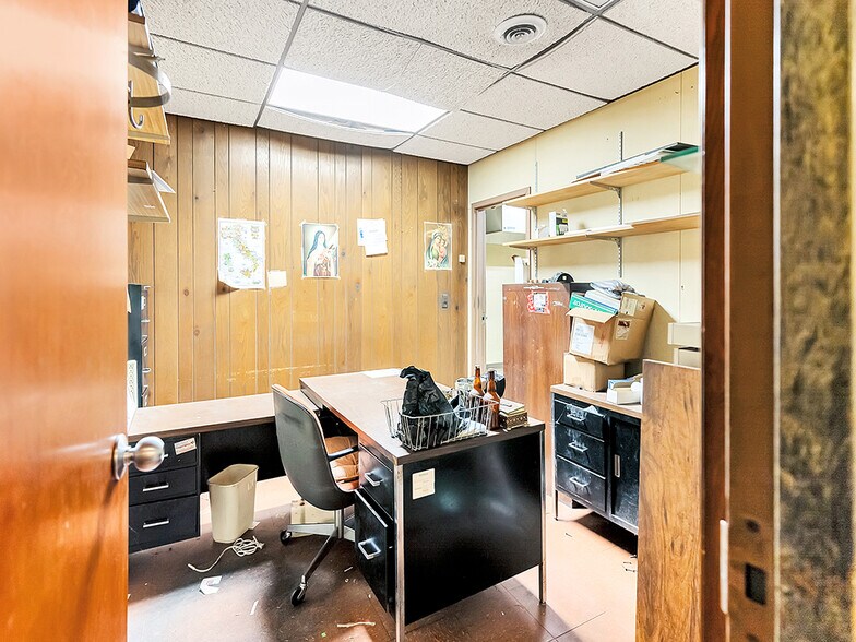 More Photos Of 1341 Springwells St, Detroit General Retail For Sale