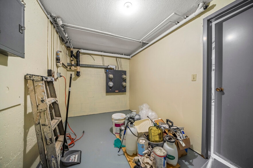 More Photos Of 161-175 Kinney St, Torrington Apartments For Sale