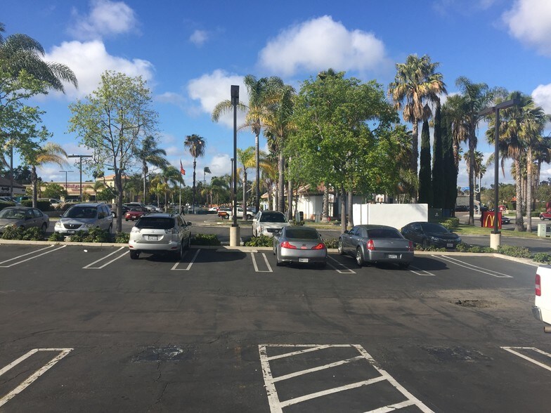 More Photos Of 1450-1470 N Santa Fe Ave, Vista Unknown For Lease