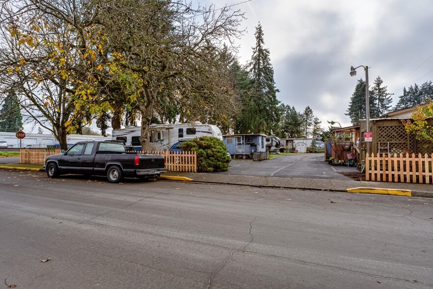 More Photos Of 351 Front St, Junction City Manufactured Housing Mobile Home Park For Sale