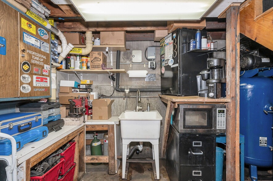 More Photos Of 12 Carlton St, Lowell Auto Repair For Sale