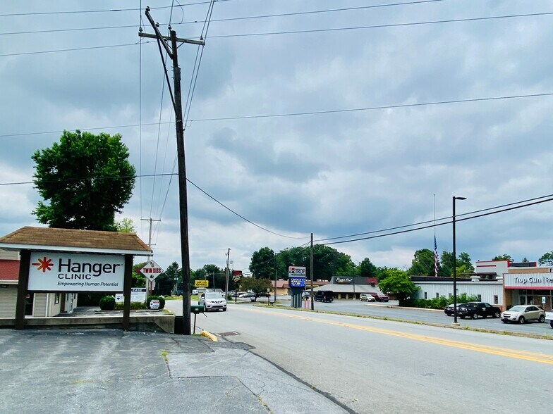 More Photos Of 915 N Hanover St, Elizabethtown Medical For Sale