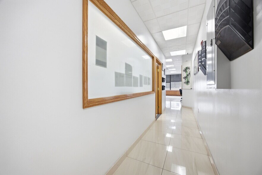 More Photos Of 139 Centre St, New York Medical For Sale