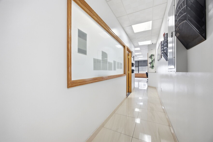 More Photos Of 139 Centre St, New York Medical For Sale