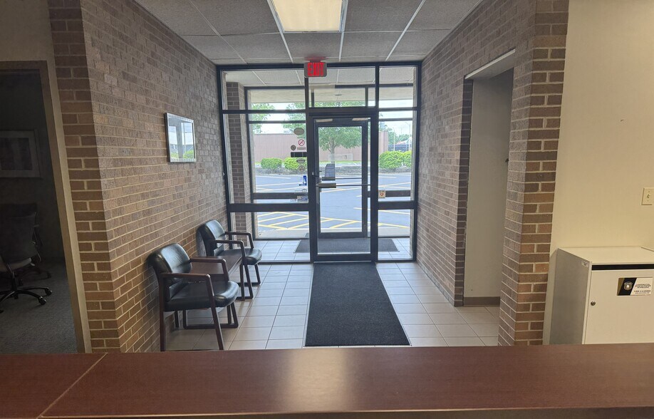 More Photos Of 2709 McGraw Dr, Bloomington Office Residential For Sale