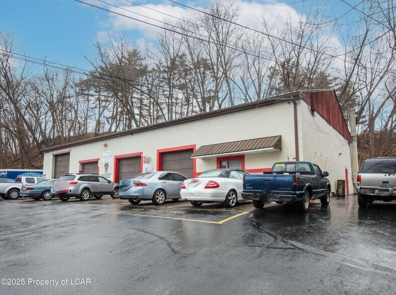 Primary Photo Of 25 Lambert St, Pittston Auto Repair For Sale