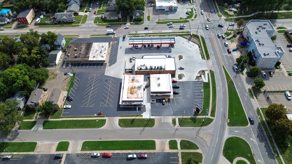 More Photos Of 1620-1620 SW Washburn Ave, Topeka General Retail For Sale