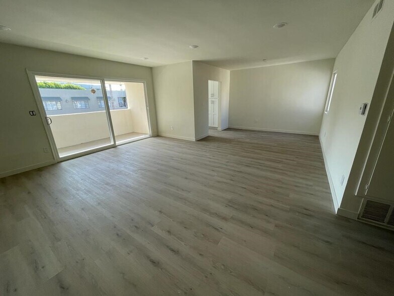 More Photos Of 553 N Flores St, Los Angeles Apartments For Sale