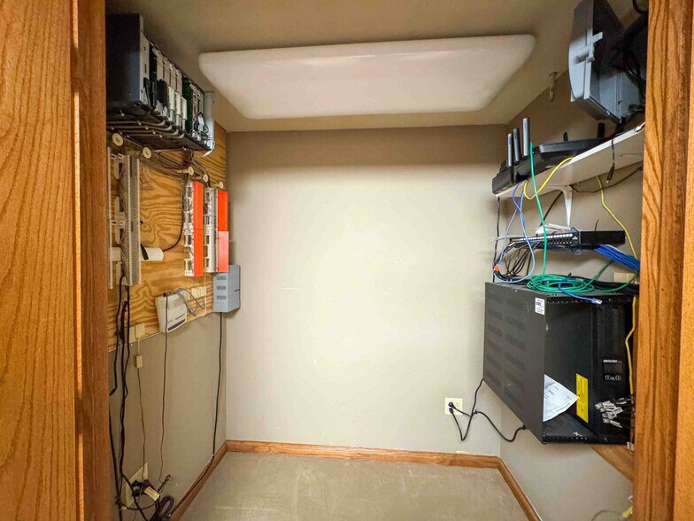 More Photos Of 3709 W Reno Ave, Oklahoma City Showroom For Lease