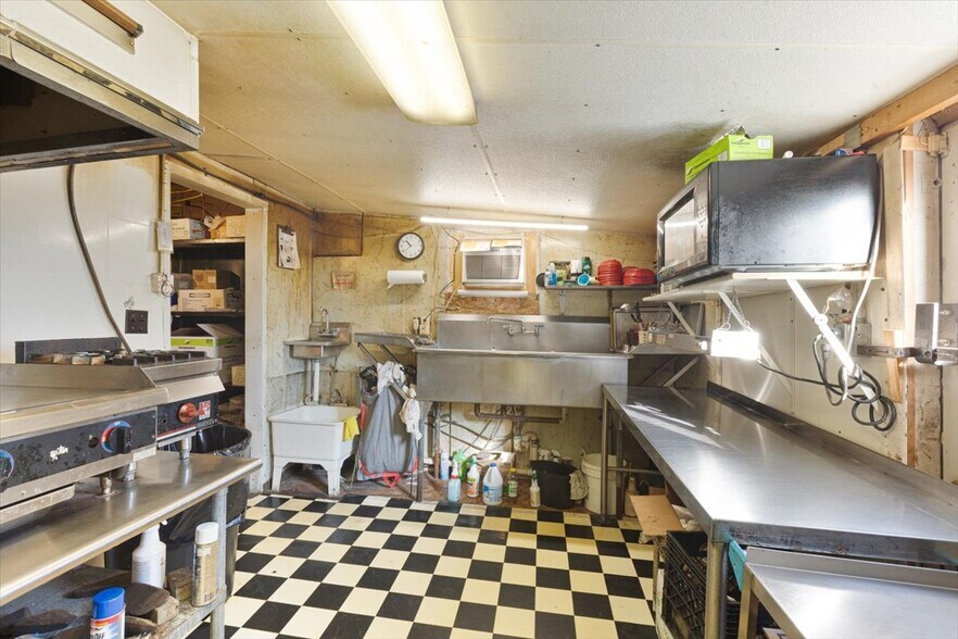 More Photos Of 206 1st St, Soldier Restaurant For Sale