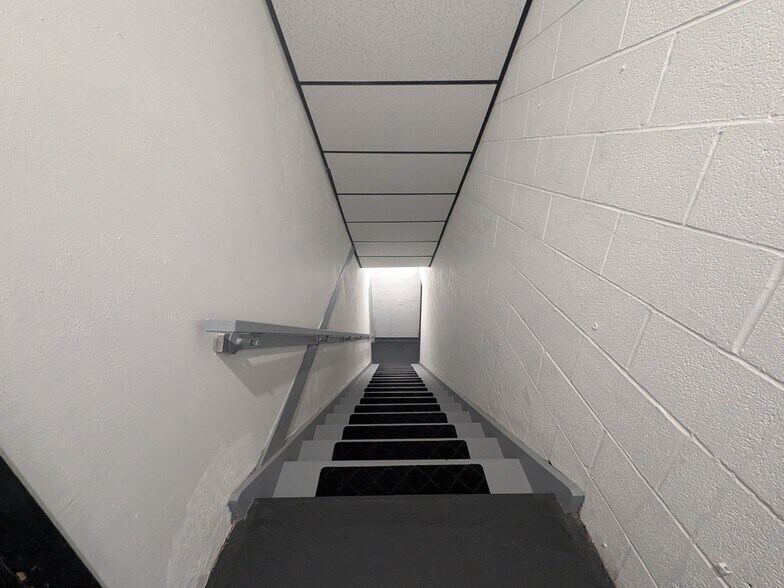 More Photos Of 13137 Wornall Rd, Kansas City Office For Sale