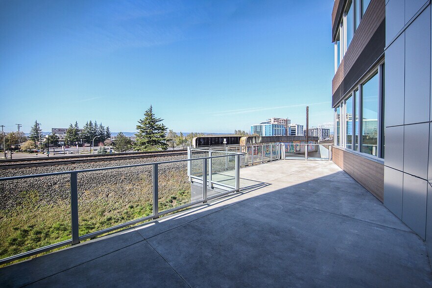 More Photos Of 275 W 3rd St, Vancouver Office Residential For Lease