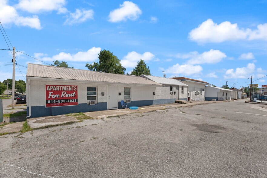 More Photos Of 513-525 N Gardner St, Scottsburg Storefront For Sale