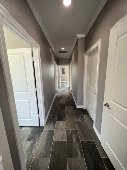 More Photos Of 2743 Smith Ranch Rd, Pearland Loft Creative Space For Sale