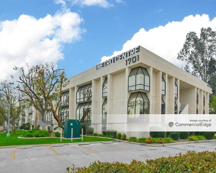 More Photos Of 1701 Westwind Dr, Bakersfield Office For Lease