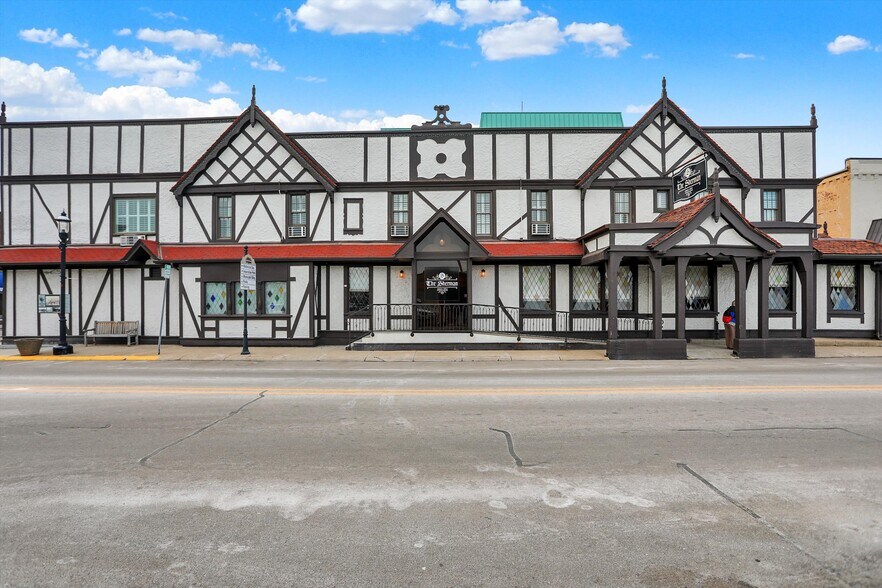 More Photos Of 35 S Main St, Batesville Warehouse For Sale