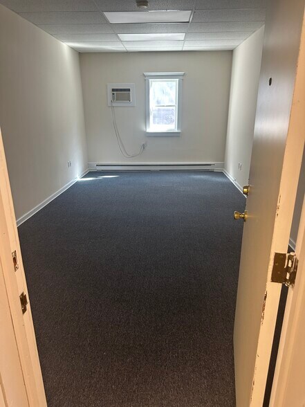 More Photos Of 22-26 W Main St, Patchogue Storefront Retail Office For Lease