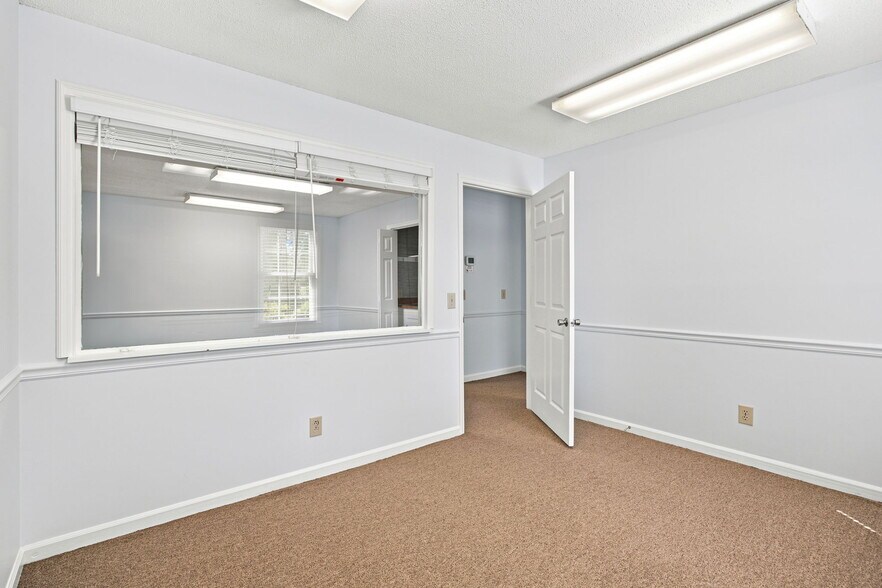 More Photos Of 3801 Wrightsville Ave, Wilmington Office Residential For Lease