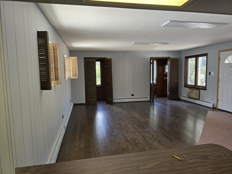 More Photos Of 6444 N Central Ave, Chicago Office For Sale