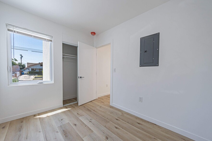 More Photos Of 4626 Wall St, Los Angeles Apartments For Sale