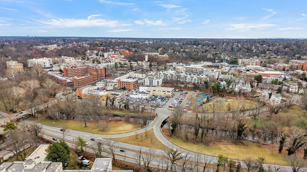 More Photos Of 1 Stone Pl, Bronxville Office For Lease