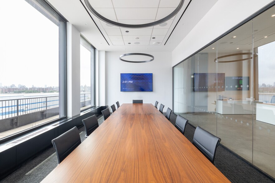 More Photos Of 25 Kent Ave, Brooklyn Office For Lease