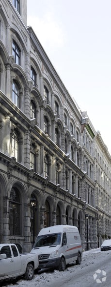 Primary Photo Of 434-438 Rue Sainte-Hélène, Montréal Office For Sale